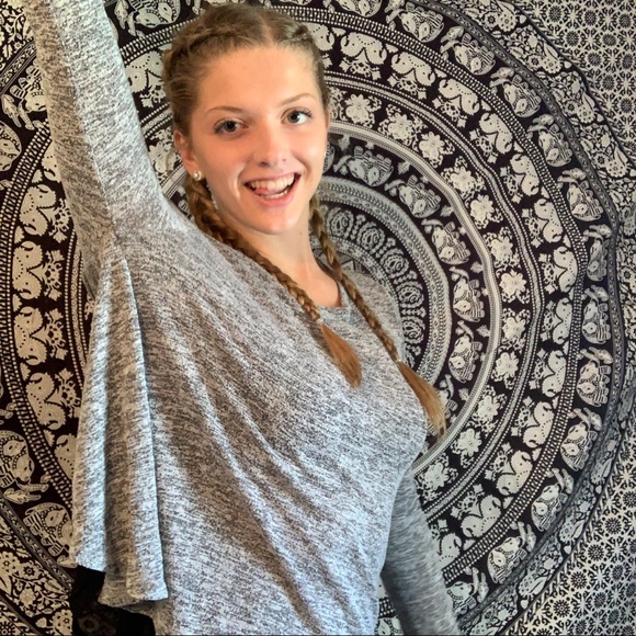 Gray Top - Picture 4 of 7